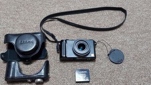 パナソニックデジカメDMC-LX3、純正本革ケース付き