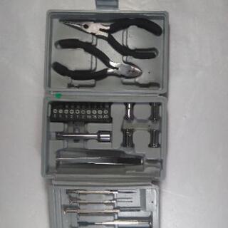 ボルトナット締め、小物ねじ回し、ペンチ、ニッパー　工具