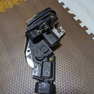 【再値下げ超希少！！！スカイライン34セダン純正ドアロック4枚分】の画像