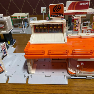 GW中の受け渡し可能　トミカ コース　お店セット　スシロー　オートバックス　エネオス　セブンイレブンの画像