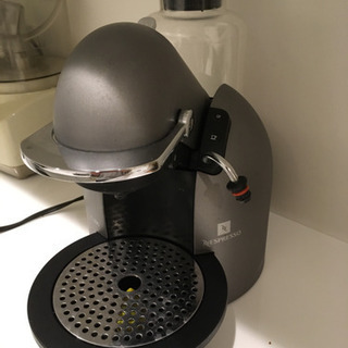 ネスプレッソ コーヒーメーカー C290TN チタンの画像