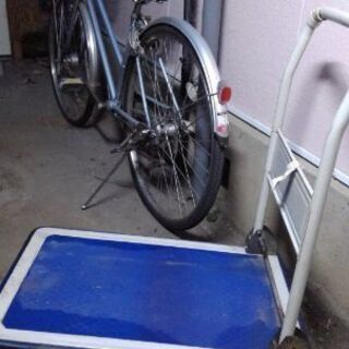 台車とネコグルマ