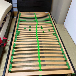 センベラ　ベッドフレームだけ　２つありますの画像