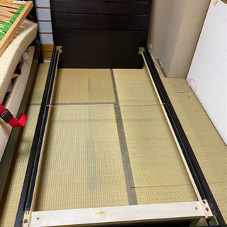 センベラ　ベッドフレームだけ　２つありますの画像