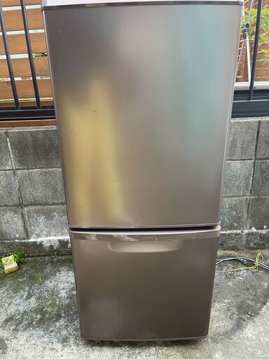 GW中も■都内近郊無料で配送、設置いたします■2015年製 Panasonic 冷蔵庫 NR-B148W-T■PA01