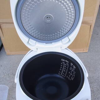 TOSHIBA 炊飯器 RC-10HK　IH　2020年製の画像
