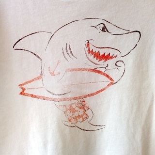 レア！GAP KIDS ギャップ キッズ　Tシャツ　110　サーフシャークプリントの画像