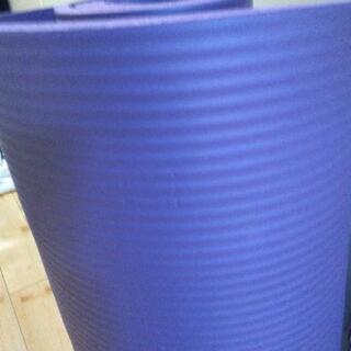 ヨガマット　持ち運びベルト付き　パープルの画像