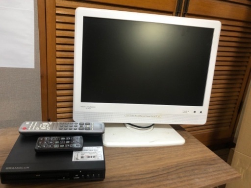 液晶テレビ〜東芝製19インチ、リモコン付き