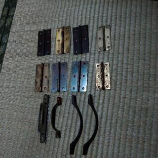 蝶番、取っ手の画像