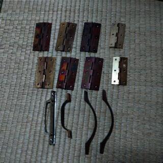 蝶番、取っ手の画像