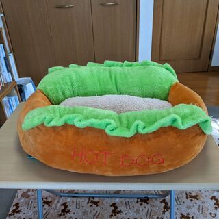 犬のベッド　HOT DOG　中古　かわいい～ふわふわ・ふかふか