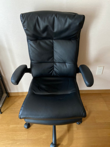 【早い者勝ち‼️】デスクチェアー(ナフコで購入)