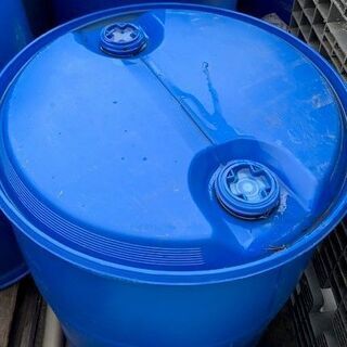 プラスチック樹脂　中古　空ドラム缶　メダカや小魚の飼育・畑の水やりタンクや花壇・鉢にいかがですかの画像