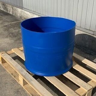 プラスチック樹脂　中古　空ドラム缶　メダカや小魚の飼育・畑の水やりタンクや花壇・鉢にいかがですかの画像