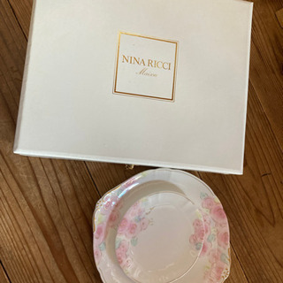 【お話し中】NinaRicci ニナ・リッチ　ケーキ皿セットの画像