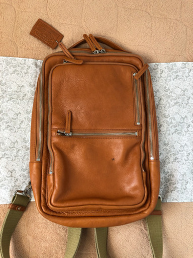 本革リュック　スリムA4対応　パソコン可　オシャレ