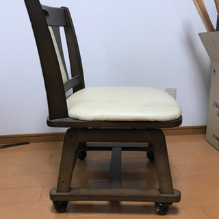 椅子　キャスター付の画像