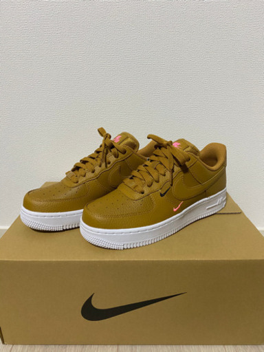 ナイキ　エアフォース1 ベージュ　23.5cm 外箱付き　タグあり