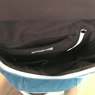 ショルダーバッグ　出し入れしやすい　バックポケット有りの画像