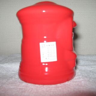 郵便ポスト型貯金箱の画像