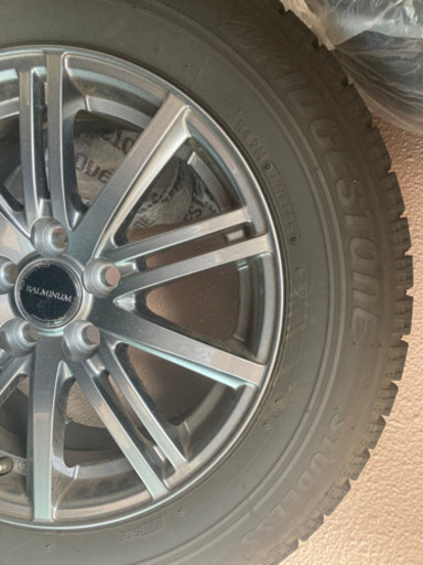 スタッドレスタイヤ　ブリジストン製ブリザック　195/65R15