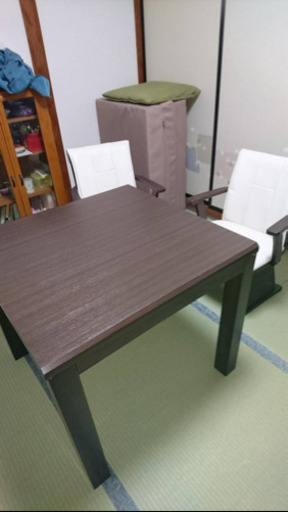 再投稿❗値下げ交渉OK❗ダイニングテーブル(コタツ付き)回転式椅子二脚