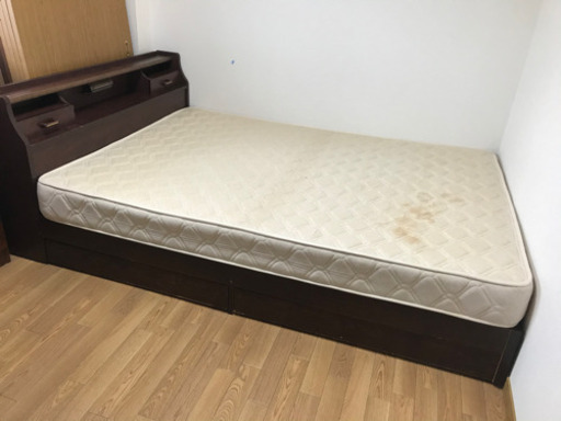 ダブルベッド買ってください