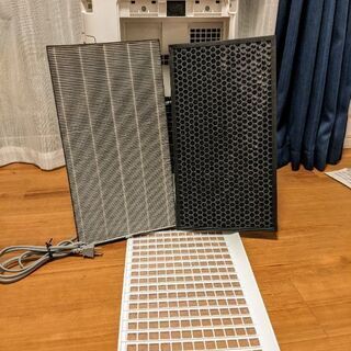 シャープ 加湿空気清浄機 2013年製 KC-D70-Wの画像