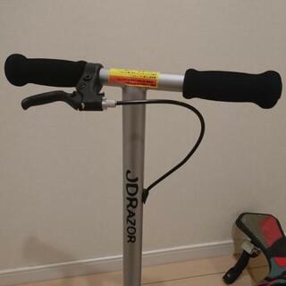 キックボード ハンドルブレーキ付き おしりフリフリ遊具の画像