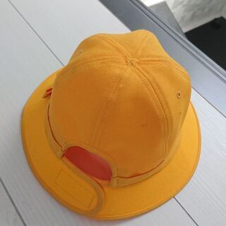 １年生の黄色い校帽の画像