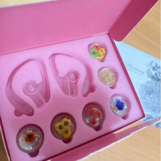 【値下げ】押し花咲く　着せ替えアクセセット　イヤフォンハンガーの画像