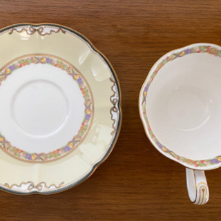 NARUMI  フルーツとリボンのカップ＆ソーサーの画像