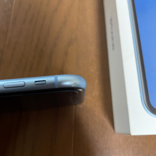 iPhone XR ブルー　64GB