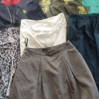 洋服(ワンピース、スカート他）さしあげますの画像