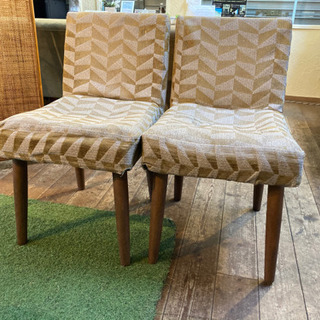 二脚セットアンティークチェア　椅子の画像