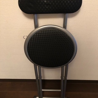 折り畳み椅子の画像