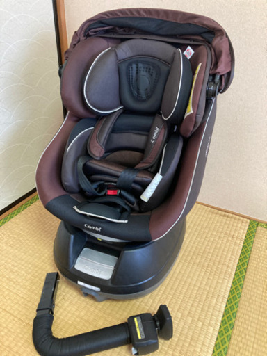 【美品】コンビ　チャイルドシート　ネルーム　型番CB–UTC