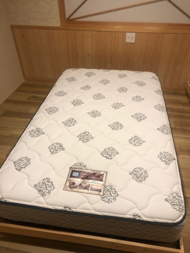 セミダブルマットレスのみ13000円
