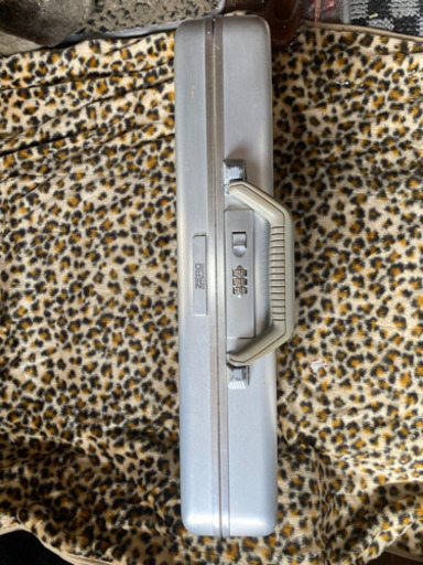 ゼロハリバートンアルミアタッシュ