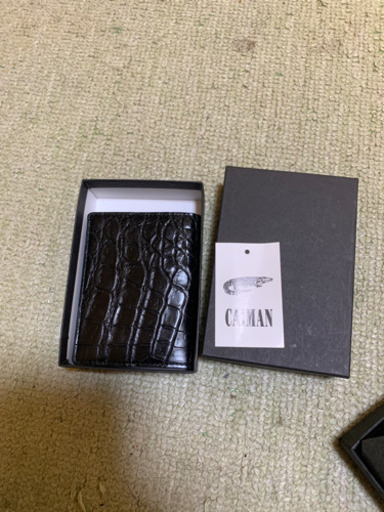 カイマン本革カード入れ