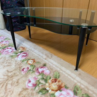 ガラステーブルの画像