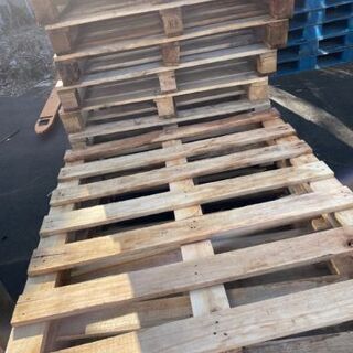 無料で差し上げます。　木製パレット　用途は、いろいろ！