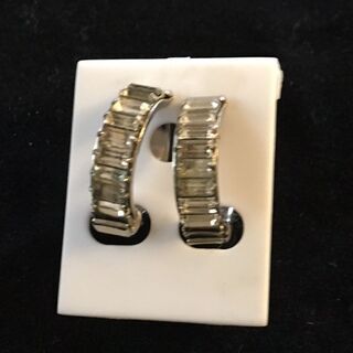 ヴィンテ－ジものラインスト－ンの音符型時計のペンダント値下げしました。の画像