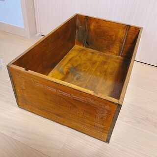 ワイン木箱 ニス塗り すべるシール付き 33W x 50D x 18H