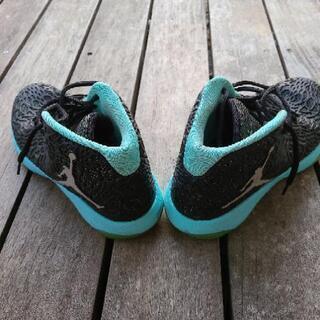 ジョーダン ウルトラフライ　ブラック/リフレクトシルバー/ハイパータークの画像