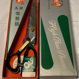 定価の半額以下。秀兼の高級御裁鋏（新品未使用）