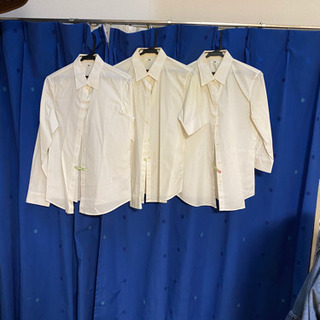 UNIQLO含むブラウス、シャツ5着セット差し上げますの画像