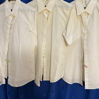 UNIQLO含むブラウス、シャツ5着セット差し上げますの画像