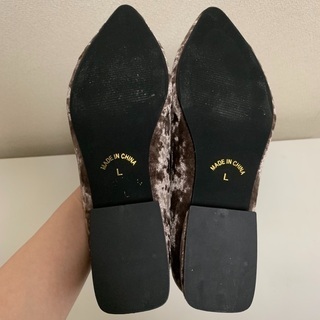 【新品未使用】ベロアパンプス ポインテッドトゥ ブラウン Lサイズの画像